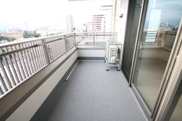 【バルコニー】