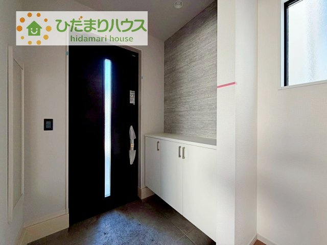 【玄関】 | 我孫子市寿4期　新築戸建　1号棟 | 毎日「行ってきます」「ただいま」をいう玄関は明るく光が差し込みます♪