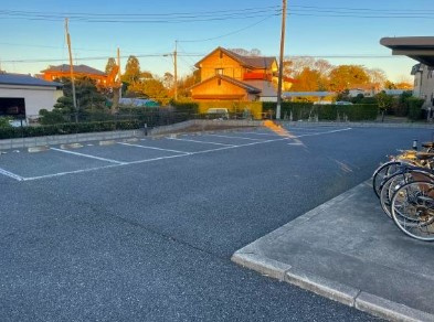 西羽貫の駐車場