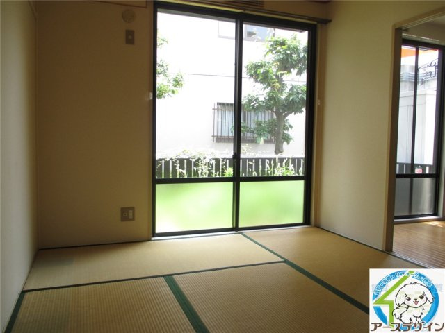 ハイツデアイの和室