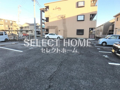 【駐車場】 | Limpia江口 | 駐車場があるので、車を買う予定の方も安心です