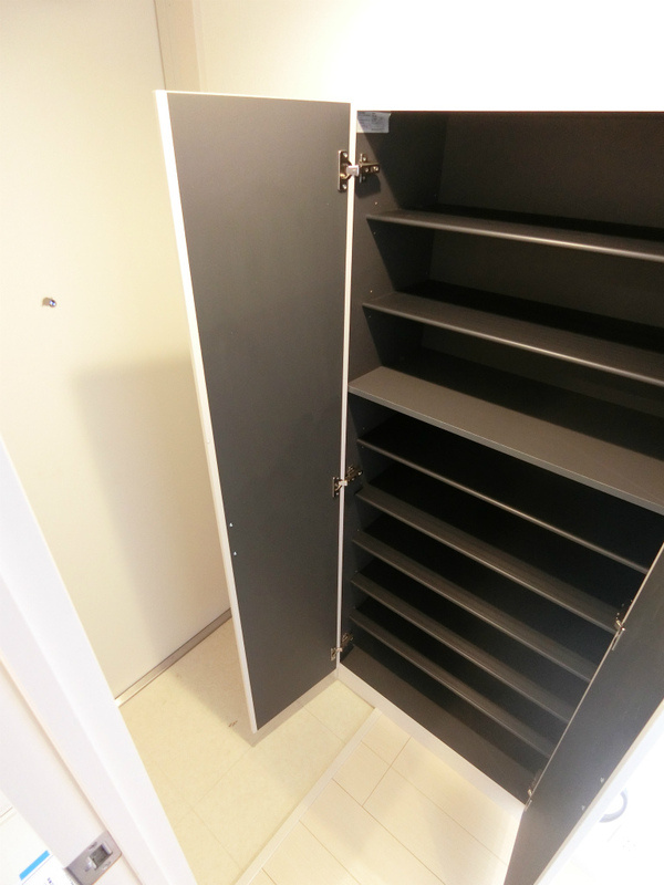 リブリ・OGW流山の玄関|明るい玄関です