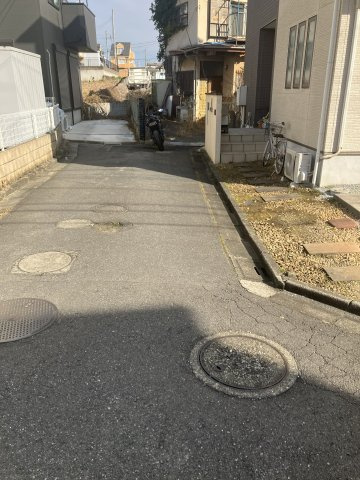 敷地面積30坪　売地　さいたま市岩槻区城町1丁目　の前面道路含む現地写真|北西側４．０ｍ位置指定道路に２ｍの接道　現地（2026年1月）撮影　