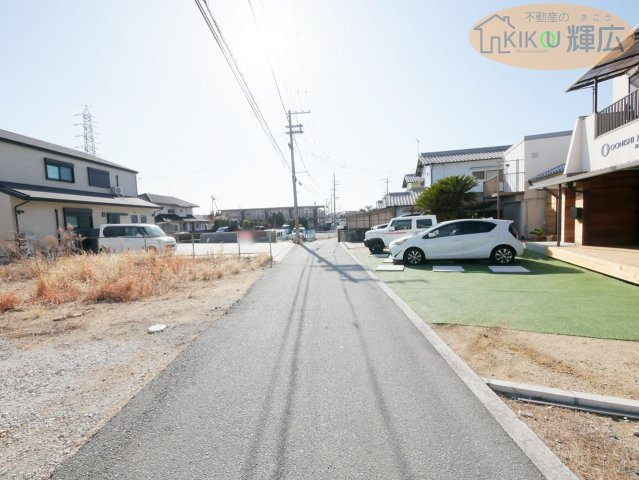 加古川市野口町水足　土地の前面道路含む現地写真