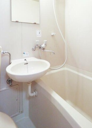 ヴィラ弥生の浴室