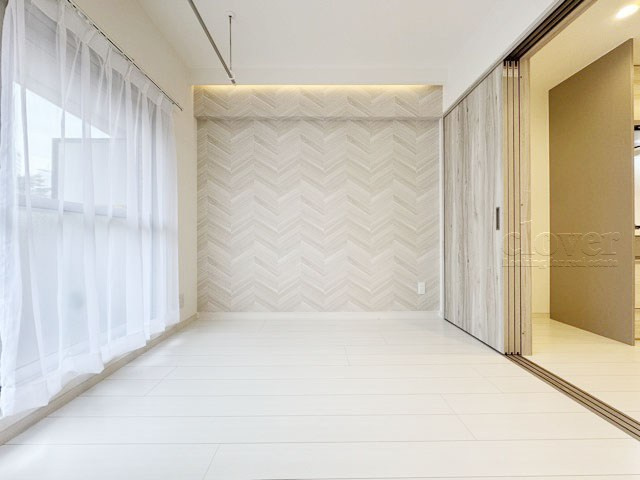 【寝室】 | 第22宮庭マンション | ベッドルームとして使うか、あるいは収納として使うか、洋室を見るときは具体的な用法や家具配置などをぜひご想像ください。～即日のご見学可能～　お問合せはお気軽にどうぞ。
