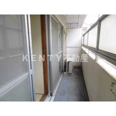 【バルコニー】 | 三桃マンション | バルコニーからの眺めを楽しみながら食事をしませんか