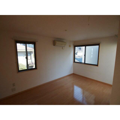 【居間・リビング】 | ヴィラ雅風 | 明るい洋室！