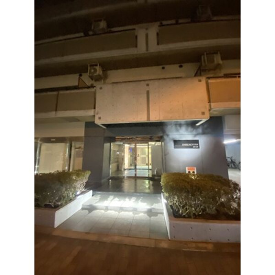 【エントランス】 | パークモダン新大阪 | 落ち着いたエントランスです