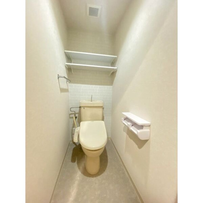 【トイレ】 | パークモダン新大阪 | 落ち着いた色調のトイレです