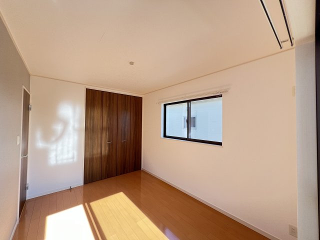 磯城郡田原本町大字新木の寝室|寝室にいかがでしょうか６帖　クローゼット付き