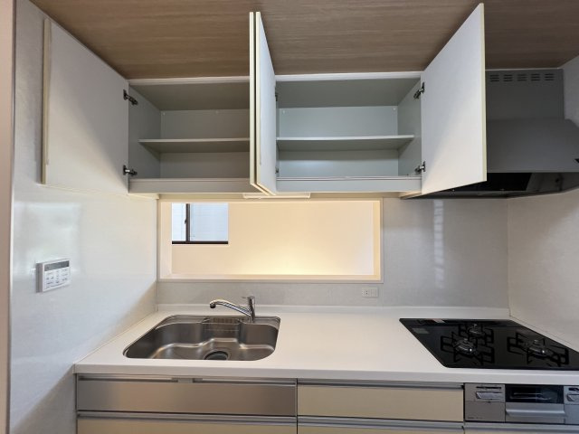 磯城郡田原本町大字新木のキッチン|吊戸棚もあるキッチンです