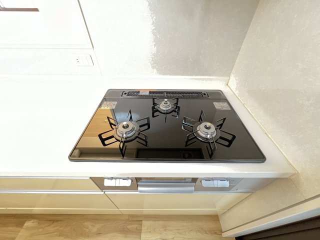 磯城郡田原本町大字新木のキッチン|ガスコンロ３口