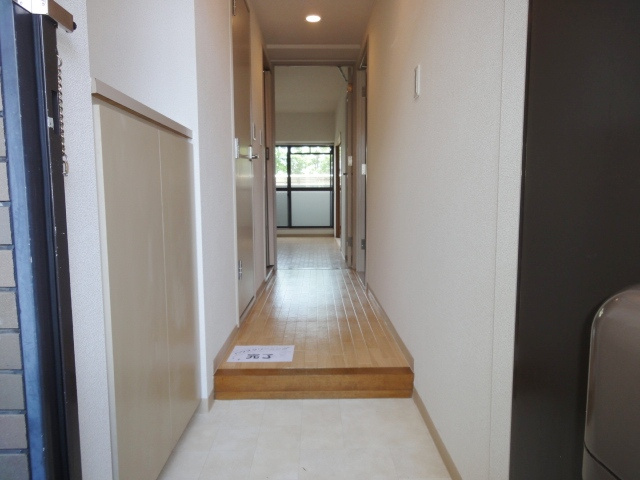 メゾンボヌールの玄関