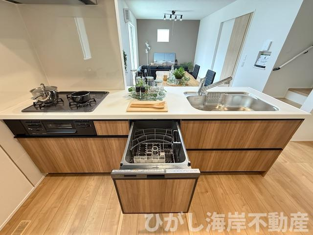 平塚市夕陽ケ丘　新築戸建　全２棟のキッチン|食洗器付きシステムキッチン