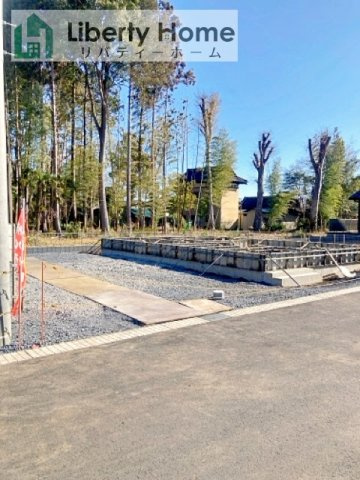 かすみがうら市下稲吉2期　新築戸建　4号棟の前面道路含む現地写真