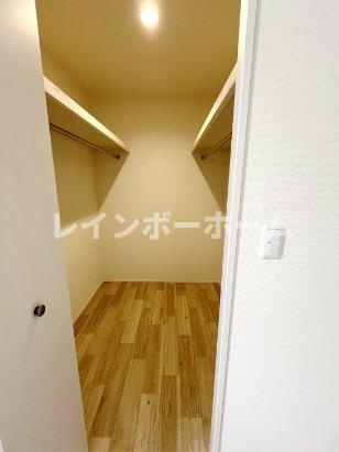 足立区六町２丁目のアパートの収納