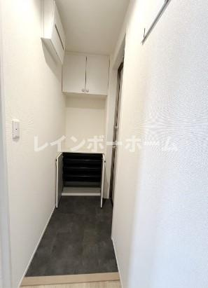 足立区六町２丁目のアパートの玄関