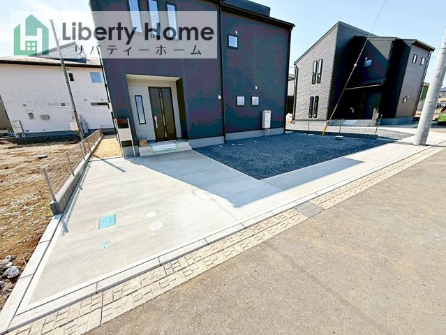 かすみがうら市下稲吉2期　新築戸建　5号棟の駐車場