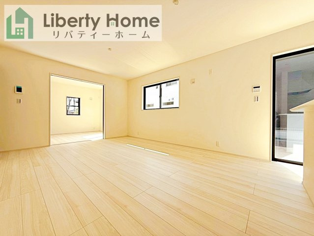 かすみがうら市下稲吉2期　新築戸建　5号棟の居間・リビング