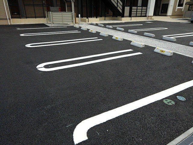 カモミーユの駐車場