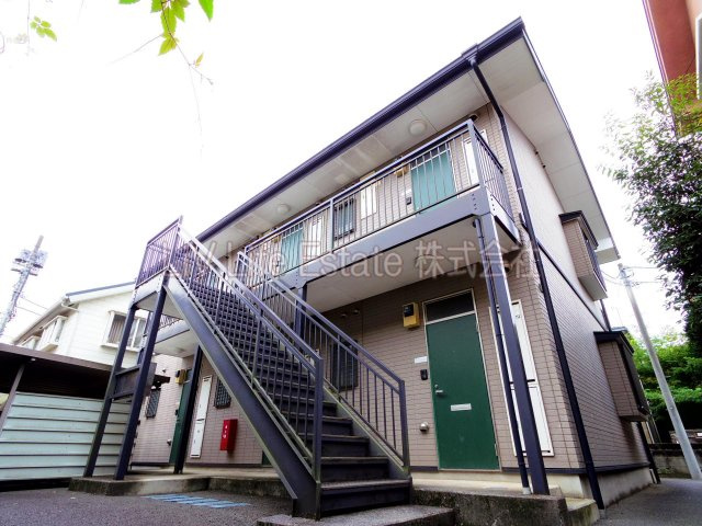 小平市上水本町６丁目のアパートのエントランス