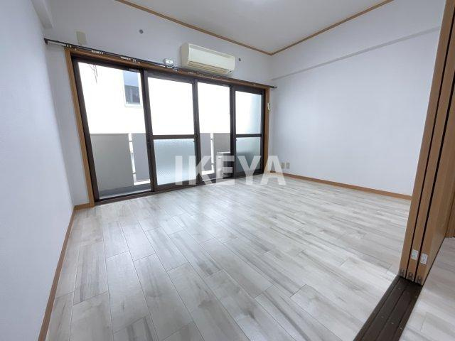 中村ビルマンションの居間・リビング