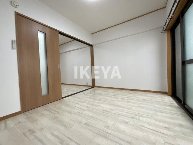 中村ビルマンションの洋室