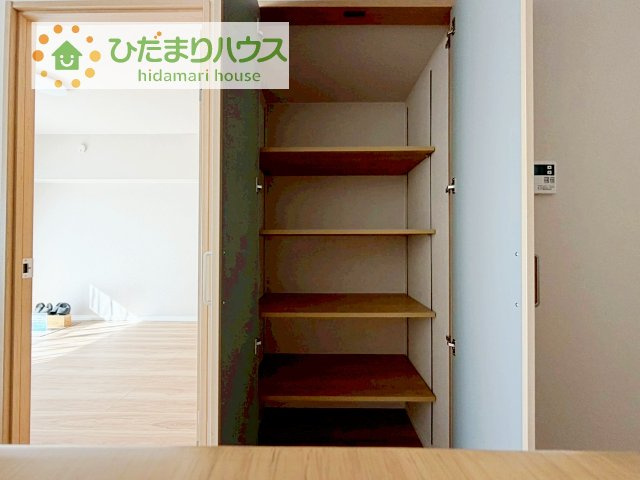 【収納】 | キャッスル土浦  | ちょこっとした収納があることで、消耗品のストックをするのにも便利です☆