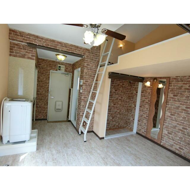 小平市仲町のアパートの居間・リビング