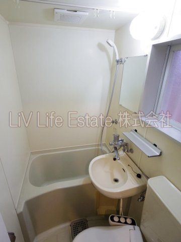 小平市仲町のアパートの浴室