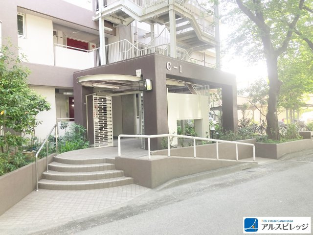 朝日センチュリーみずほ台C棟のエントランス|エントランスの様子です