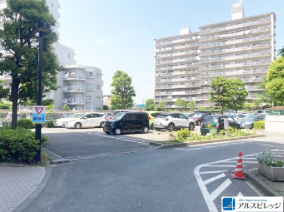 朝日センチュリーみずほ台C棟の駐車場|平面駐車場あり！