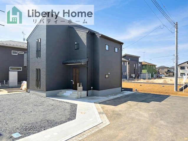 かすみがうら市下稲吉2期　新築戸建　6号棟の前面道路含む現地写真