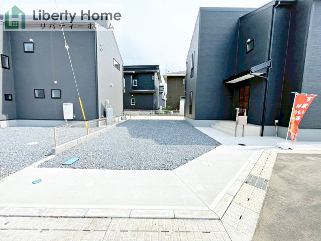 かすみがうら市下稲吉2期　新築戸建　6号棟の駐車場