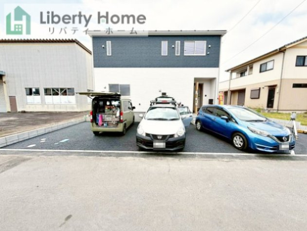 石岡市鹿の子第1　新築戸建　2号棟の駐車場
