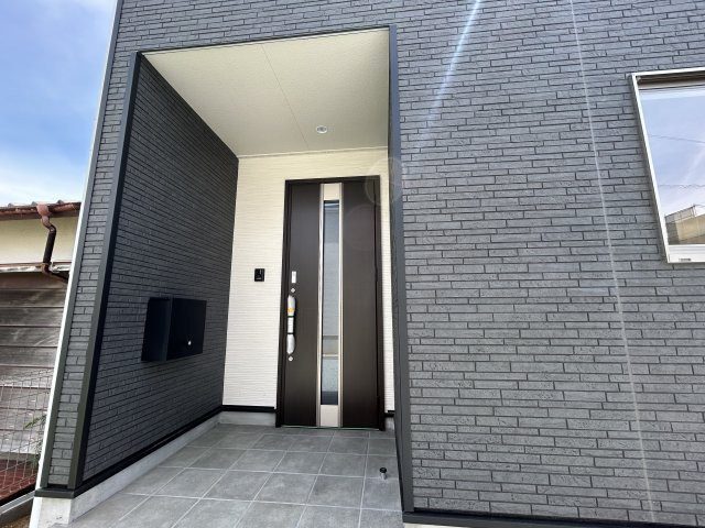 阿南市羽ノ浦町中庄やたけ第3　2号棟の玄関