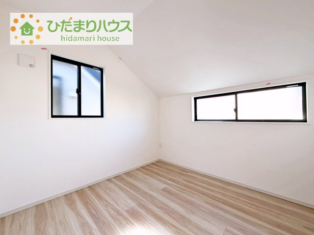 【洋室】 | 我孫子市寿4期　新築戸建　3号棟 | 机にベットを置けば子供部屋の完成です！