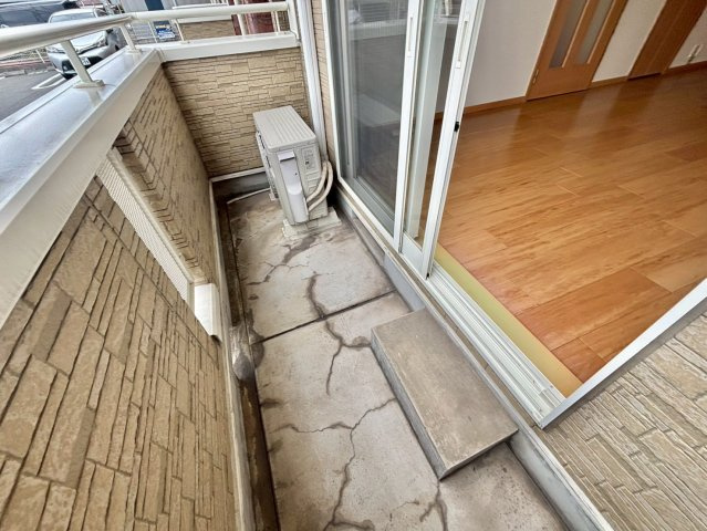 サニーレジデンスのバルコニー