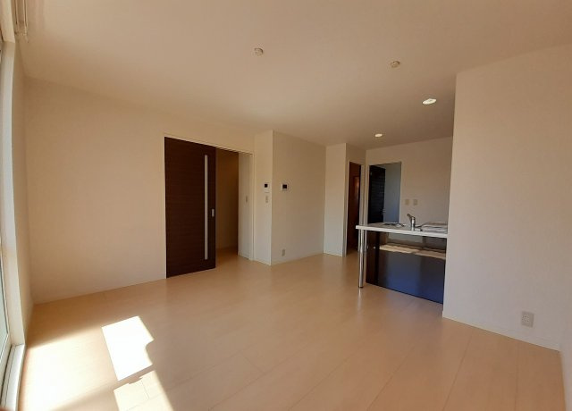 サンビレッジ定府の居間・リビング|※反転タイプの部屋写真です