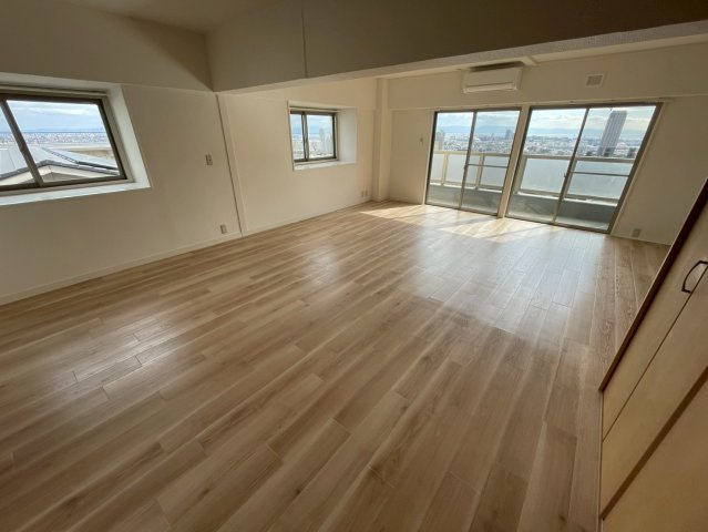 ビバリーヒルの居間・リビング