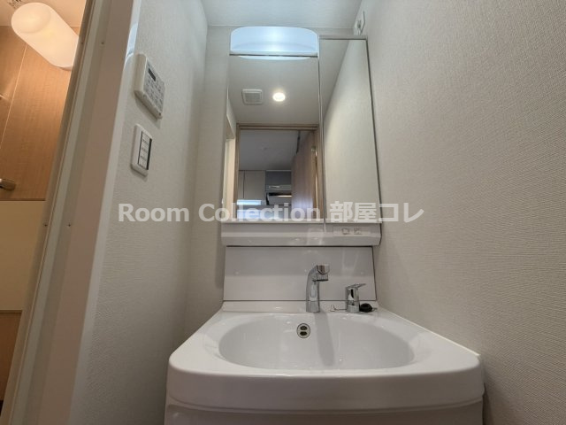 プレサンス名古屋ルクソリアの洗面所|※同物件他部屋写真
反転、色違いの場合有
現況優先