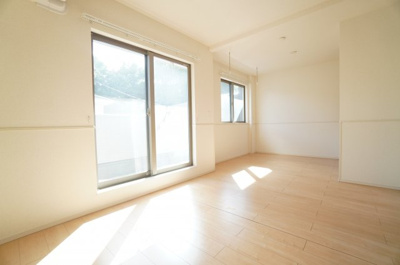 【居間・リビング】 | ヴァンヴェール・ヒルD | ※同物件・反転タイプの写真です。