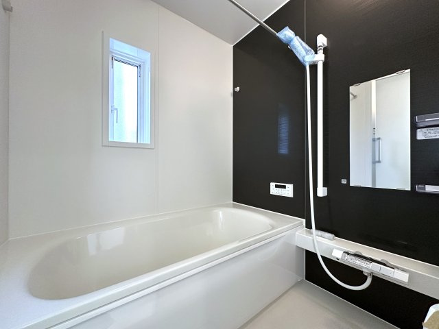 明石市大久保町松陰新築戸建１号棟の浴室