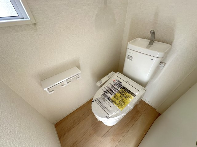 明石市大久保町松陰新築戸建１号棟のトイレ