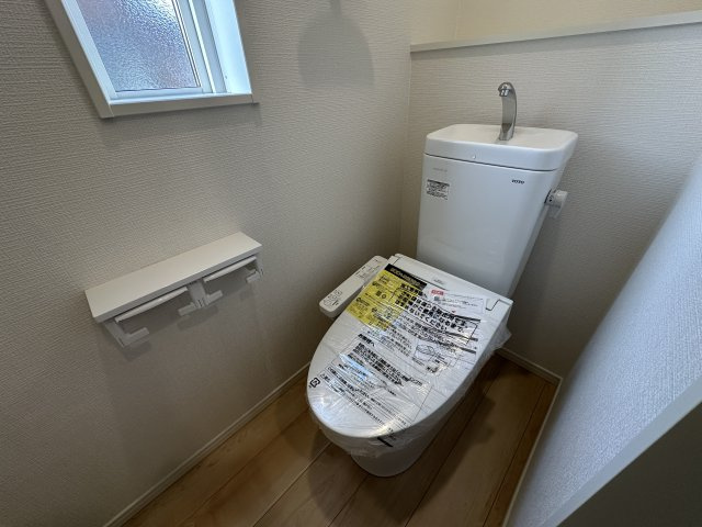 明石市大久保町松陰新築戸建１号棟のトイレ