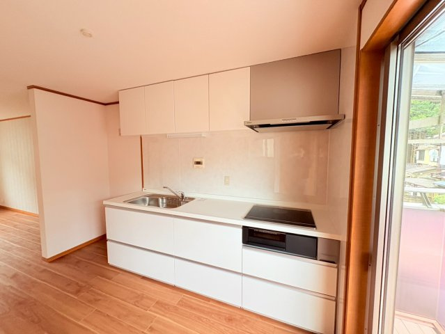 小山中島町のキッチン
