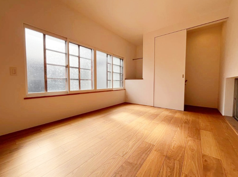 紫竹上芝本町の洋室