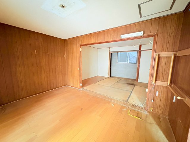 太秦安井西裏町の洋室