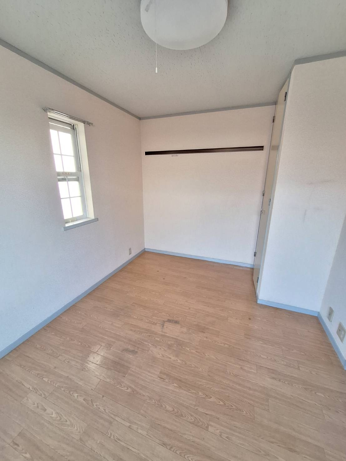 メゾンシャロームの居間・リビング